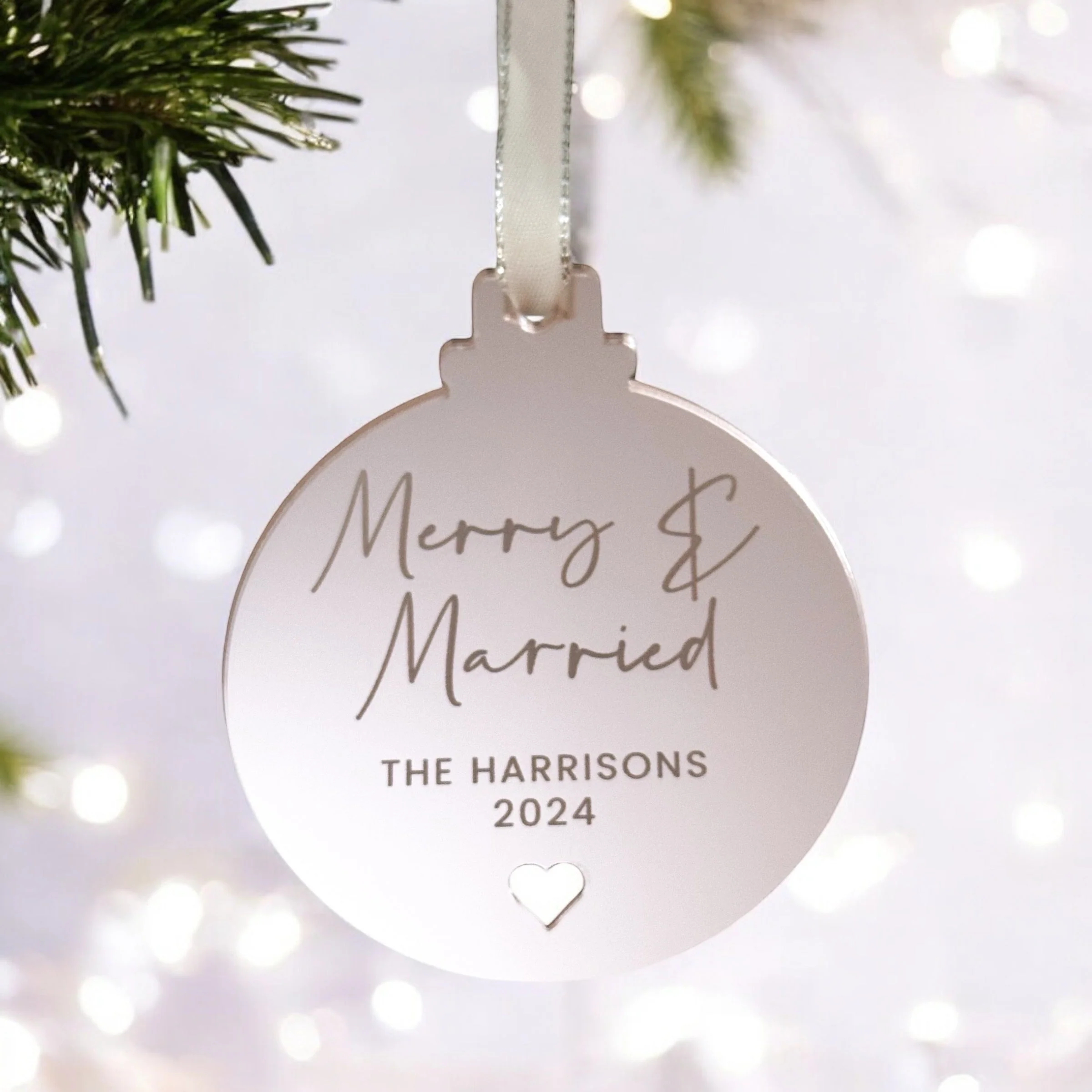 Merry & Married Bauble - Image 4