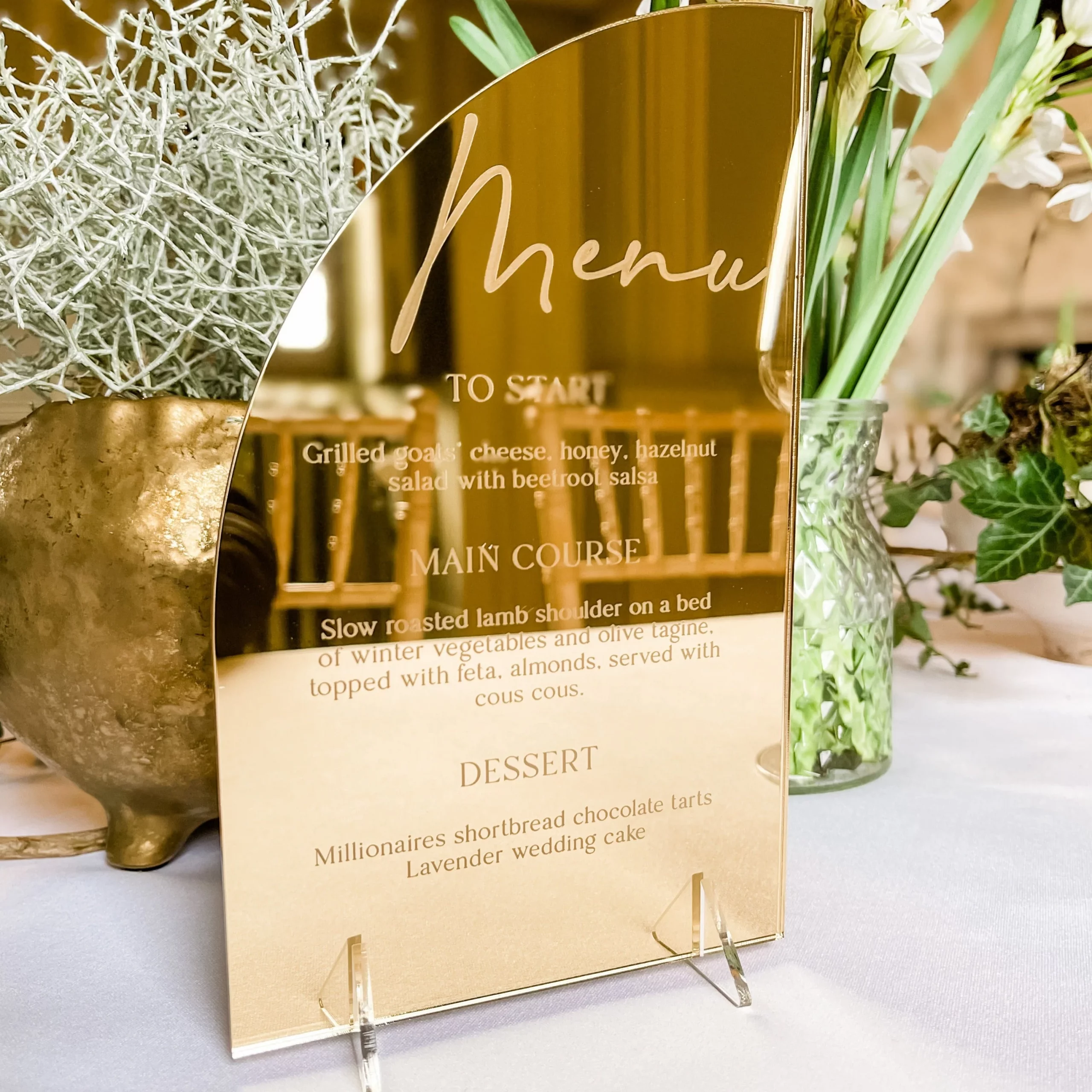 Gold Mirror Acrylic Arc Wedding Menu - Image 6