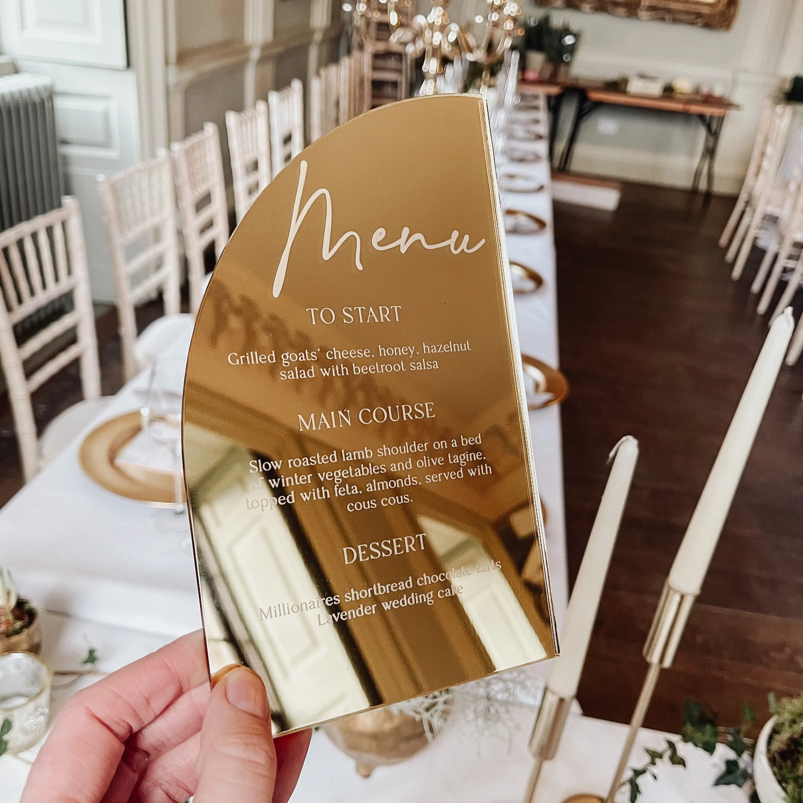 Gold Mirror Acrylic Arc Wedding Menu - Image 5