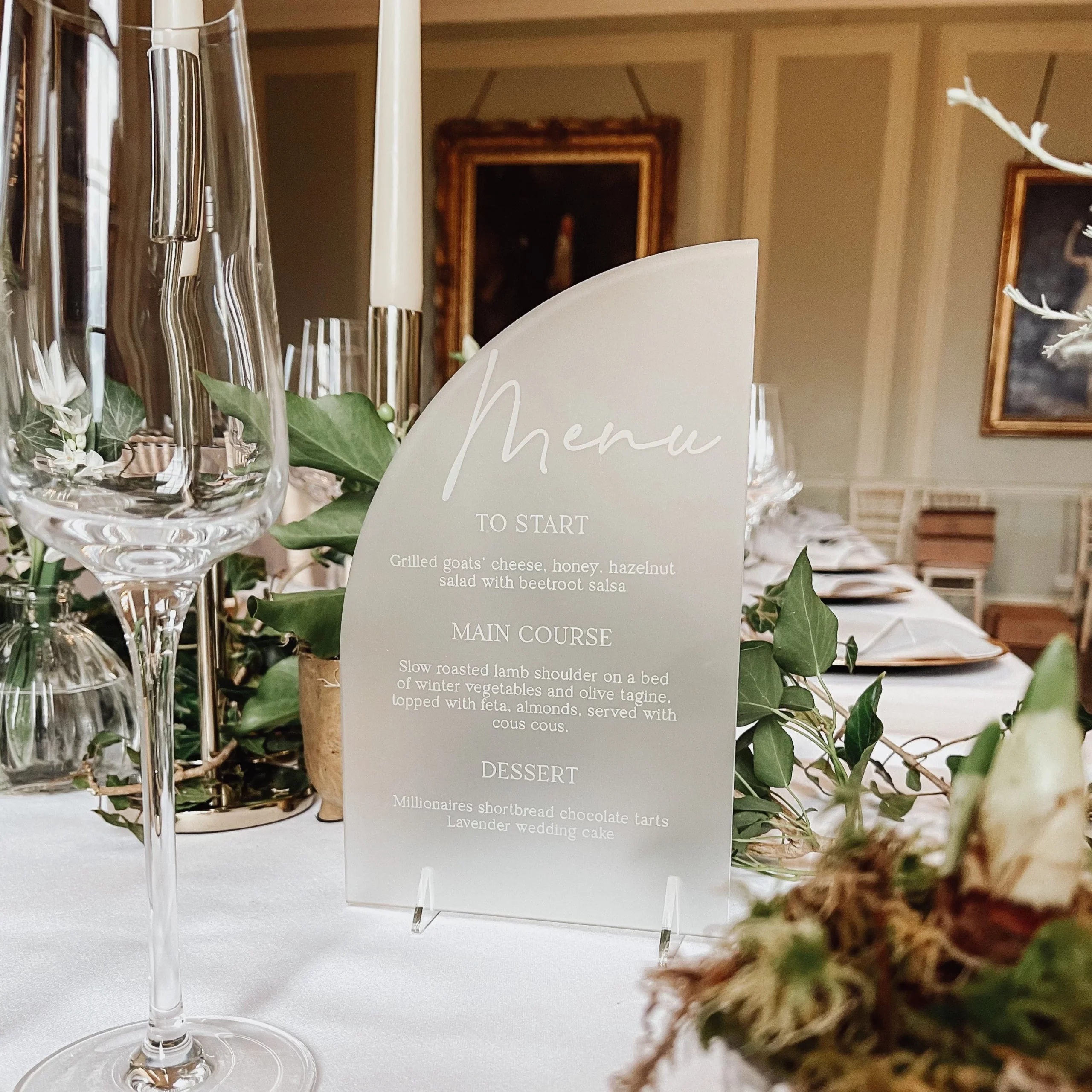 Gold Mirror Acrylic Arc Wedding Menu - Image 4